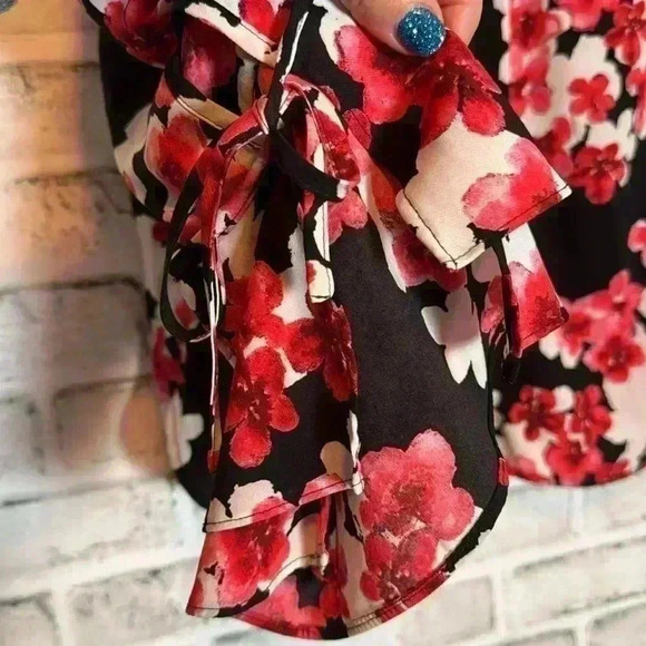 Calvin Kline blouse size small petal style sleeves with ties red black floral - Picture 2 of 6